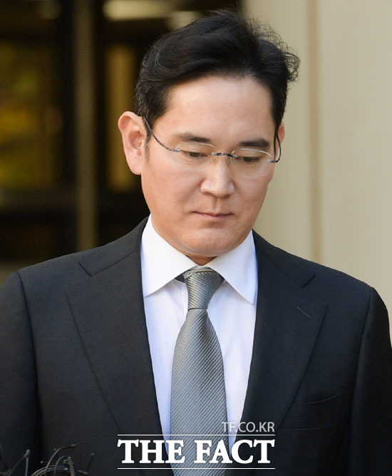 8일 글로벌빅데이터연구소의 빅데이터 분석 결과에 따르면 국민 과반은 이재용 삼성전자 부회장에 대해 선처 의견을 내고 있다. /더팩트 DB