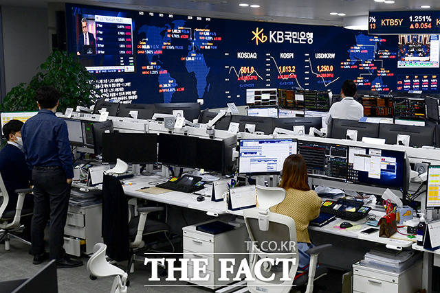 코스피는 이날 전장 대비 4.63포인트(+0.21%) 오른 2188.92에 마쳤다. /이선화 기자