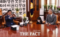 [TF포토] 박병석 국회의장 예방한 최강욱 대표