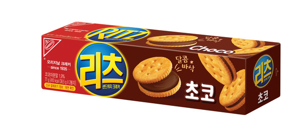 동서식품이 리츠 크래커 신제품 리츠 샌드위치 크래커 초코를 출시했다. /동서식품 제공