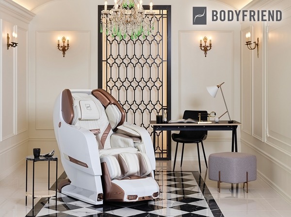 코로나19로 언택트(비대면) 트렌드가 확산하는 가운데 헬스케어 분야에서 안마의자가 주목을 받고 있다. /바디프랜드 제공
