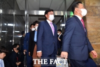 [TF포토] 국회 의장실 나서는 미래통합당 초선 의원들