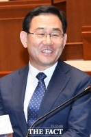 [TF포토] 미소짓는 주호영