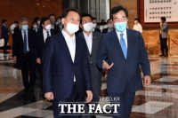 [TF포토] 본회의 참석하는 이낙연