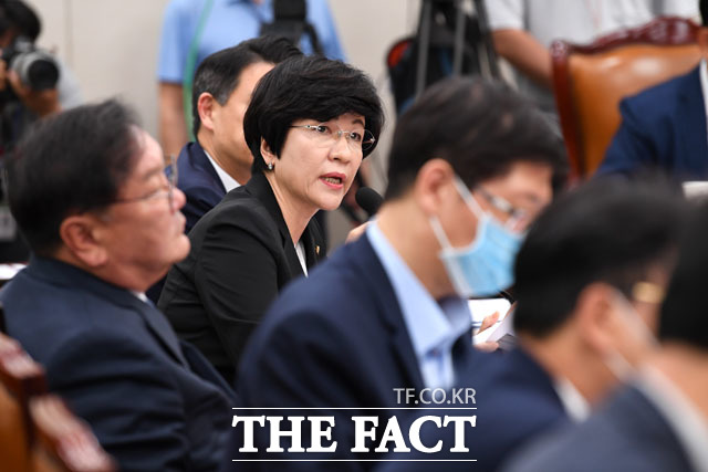 남·북 관계 현안 질의하는 김연주 의원
