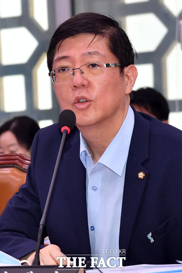 인사말하는 김홍걸 의원