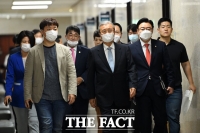 [TF포토] 긴급 회의 참석하는 김종인