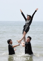 [TF사진관] '더위야 가라~'