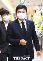 [TF포토] 홍사덕 빈소 찾은 원희룡 제주지사