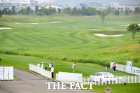 [TF포토] 무관중 경기 진행중인 KLPGA