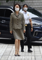 [TF포토] 법원 출석하는 정경심