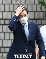  조국 '증인 김태우, 비위로 해임된 사람'