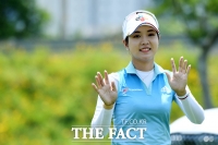 [TF포토] 귀여운 미소와 함께 손 흔드는 장은수