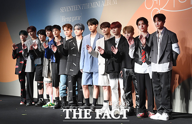 그룹 세븐틴이 22일 오후 서울 강남구 인터컨티넬탈 코엑스에서 새 앨범 헹가래 쇼케이스를 개최했다. 취재는 온라인상으로, 사진은 오프라인으로 진행됐다. /이동률 기자