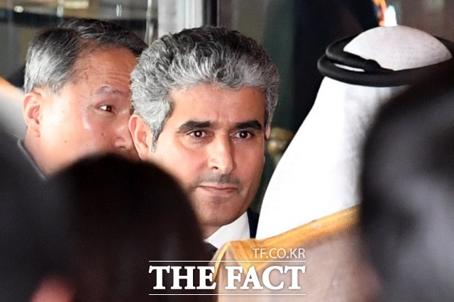 경영난을 겪고 있는 에쓰오일의 후세인 알 카타니 사장이 최근 사재를 출연해 자사주를 매입하면서 배경에 관심이 쏠리고 있다. 사진은 후세인 알 카타니 에쓰오일 사장이 지난해 6월 서울 중구 신라호텔에서 열린 잔사유 고도화 시설(RUC)과 올레핀 다운스트림 컴플렉스(ODC) 준공식에 참석하고 있는 모습. /남윤호 기자