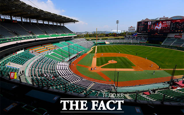 25일 열리는 2020 한국프로야구(KBO)프로야구 3경기를 대상으로 한 야구토토 스페셜 45회차 투표율을 중간 집계한 결과, kt-NC(3경기)전에서 홈팀 kt의 투표율이 48.04%로 집계돼 우세한 경기를 펼칠 것으로 예상됐다./더팩트 DB