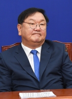 [TF포토] 고민에 빠진 김태년 원내대표