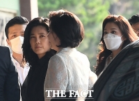 [TF포토] 서민정 아모레퍼시픽 장녀 약혼식 참석하는 삼성가