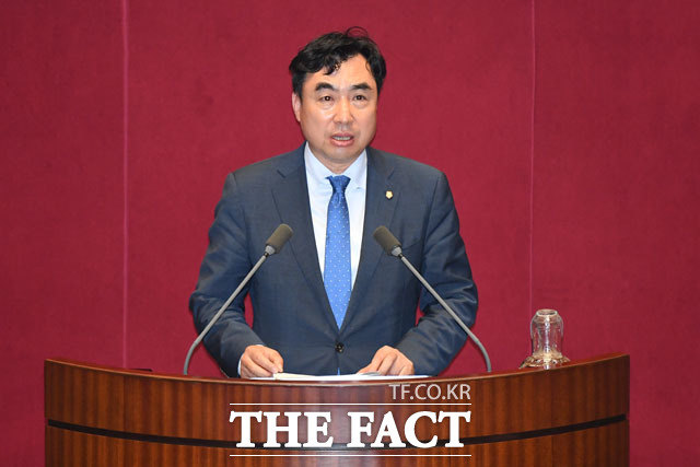 국회 정무위원장으로 선출된 윤관석 더불어민주당 의원