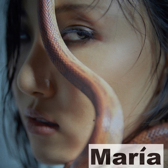 화사가 29일 오후 6시 데뷔 6년 만의 첫 솔로 앨범 Maria를 발표한다. 화사는 과감한 퍼포먼스에 위로의 메시지를 더했다. /RBW 제공
