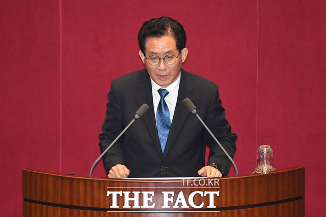 국회 교육위원장으로 선출된 유기홍 더불어민주당 의원