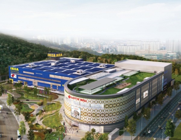 롯데자산개발 측은 강 부회장이 유통BU장을 맡고 있는 만큼 자사와 롯데그룹 내 유통계열과의 시너지 효과가 날 것이라고 내다봤다. /롯데쇼핑 제공