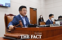 [TF포토] 법사위 전체회의 주재하는 윤호중 위원장