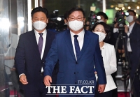 [TF포토] 원구성 협의 위해 국회의장실 찾는 김태년 원내대표