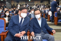 [TF포토] 대화하는 이해찬-김태년