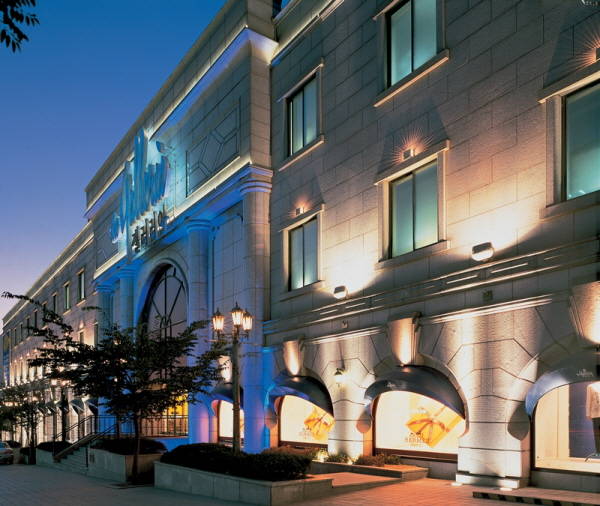 갤러리아백화점이 위드팜 갤러리아 농가동행 행사를 진행한다. 사진은 갤러리아백화점 명품관 이스트 외관. /갤러리아 제공