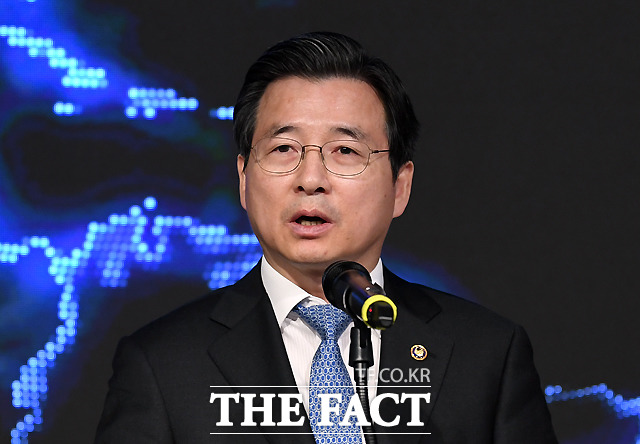 김용범 기획재정부 1차관이 제16차 혁신성장 전략점검회의에서 농축수산물 가격 동향을 면밀히 살피겠다고 했다. /이새롬 기자