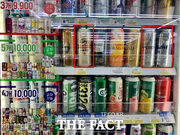 편의점 관계자는 일본 맥주 판매가 줄면서 점포에서 취급하는 일본 맥주 종류 역시 감소했다고 설명했다. 사진은 3일 대학가 앞에 위치한 GS25 맥주 매대 모습. /마포=이민주 기자