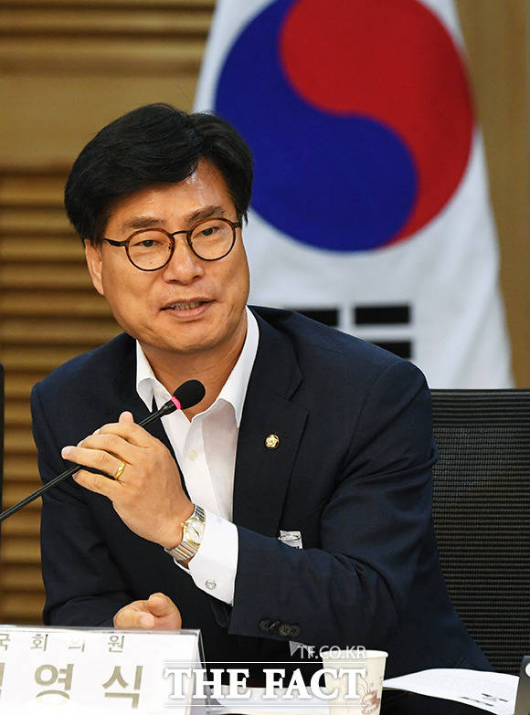 축사하는 김영식 의원