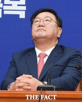 [TF포토] 생각에 잠긴 김태년 원내대표