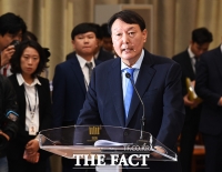  '엄중한 분위기'…윤석열-검사장 회의 9시간 만에 종료