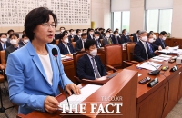  추미애 '검사장들, 흔들리지 마라'…윤석열에 견제구