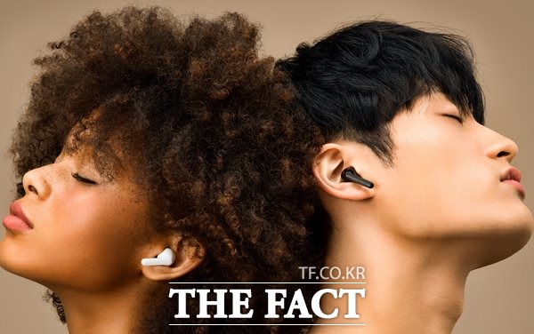 LG전자가 네이버 쇼핑에서 단독으로 무선 이어폰 톤 프리 예약 판매를 진행한다. /LG전자 제공