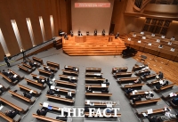  '개신교의 역습' 교회 소모임 금지 반대 28만명↑…'종교의 자유 침해'