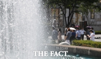 [TF포토] 더위 쫓는 시원한 분수