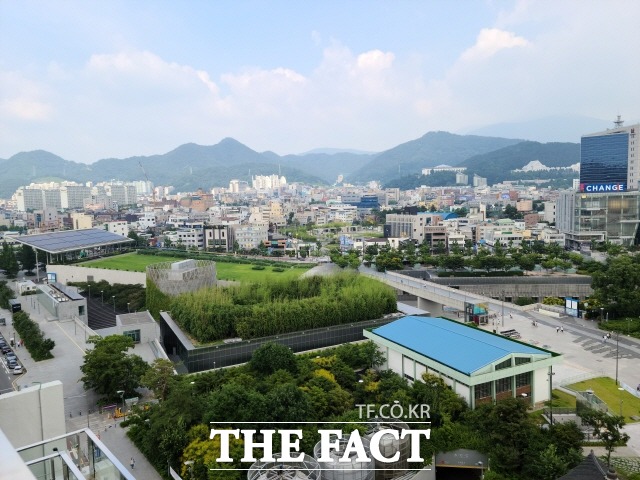 아시아문화중심도시 조성의 기틀이 되고 있는 국립아시아문화전당 전경./광주=박호재 기자