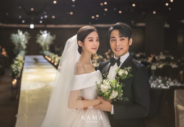 우혜림과 신민철은 7년 열애 끝에 지난 7월 5일 결혼식을 올리며 인생 2막을 시작했다. /르엔터테인먼트 제공