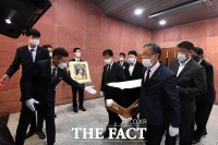 [TF포토] 고 박재옥 발인