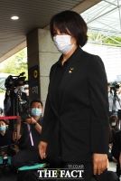 [TF포토] 박원순 빈소 들어서는 이은주 의원