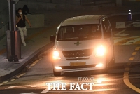 [TF포토] 박원순 시장 시신 수습...서울대병원 도착한 구급차