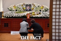  박원순 시장 빈소 이틀째…최장집 교수 '죽음으로 모든 것 답했다'