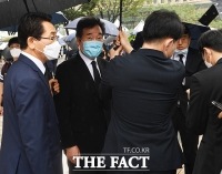 [TF포토] 고 박원순 시장 영결식 참석한 이낙연 의원