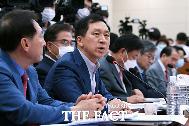 의사진행발언하는 김기현 의원(왼쪽에서 두 번째)