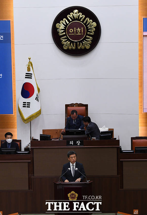 발언하는 서정협 서울시장 권한대행(아래)