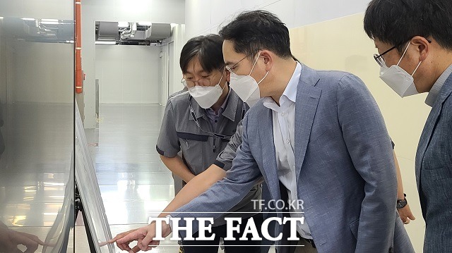 이재용 부회장은 이날 임직원들에게 현실에 안주하거나 변화를 두려워하면 안 된다라며 격려의 메시지를 전했다. /삼성전자 제공