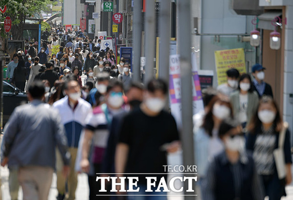 신규 확진자 감염 경로 중 가장 큰 비중은 해외유입이었다. 국내발생은 21명, 해외유입은 39명이다. /이덕인 기자